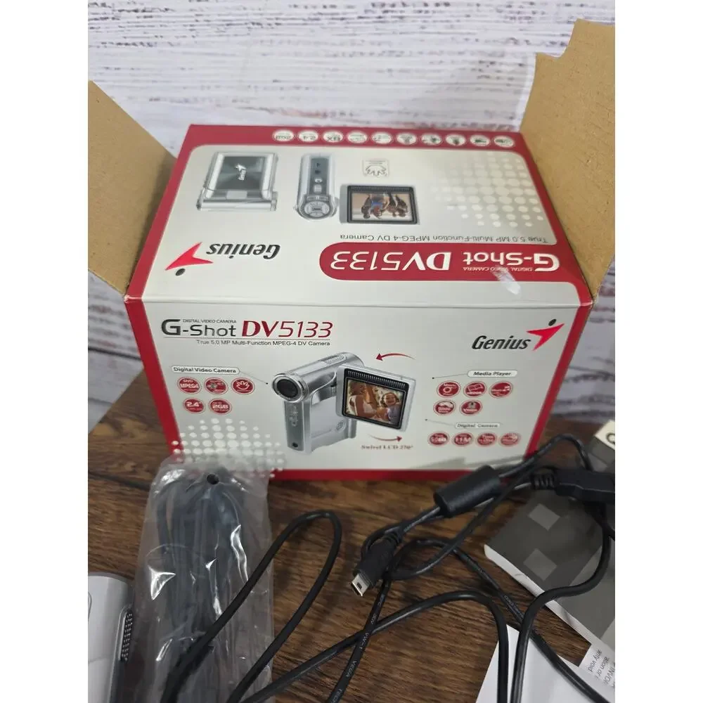 Genius G-Shot DVS133 Digital Video Camcorder FOR PARTS/NOT WORKING